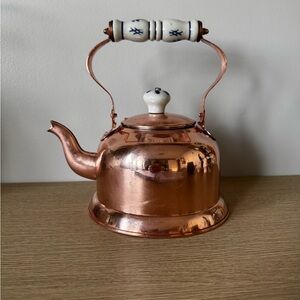 Copper Stovetop Kettle with Ceramic Handle and Knob